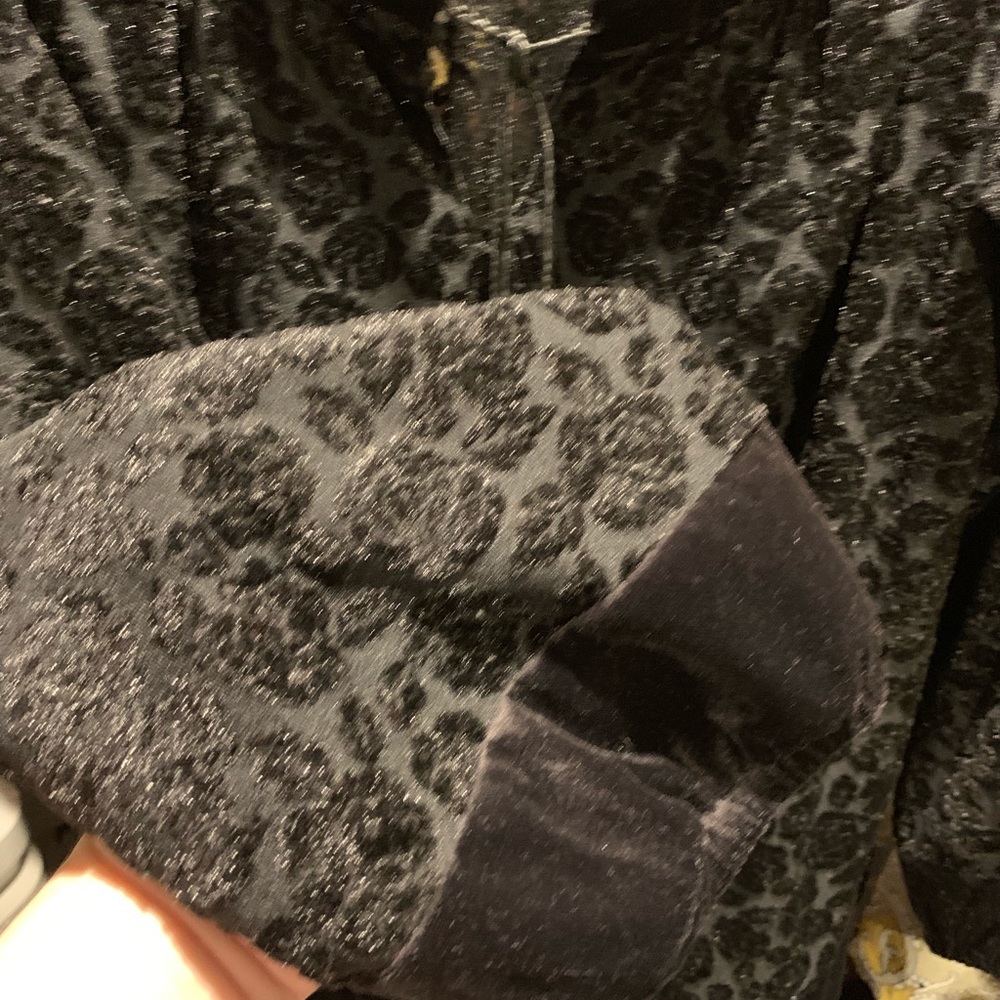 Top/Blouse/Shirt - Picture 2 of 3